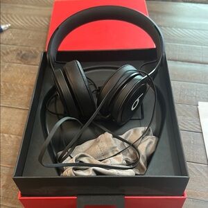 Beats by Dre Black Over-Ear Headphones